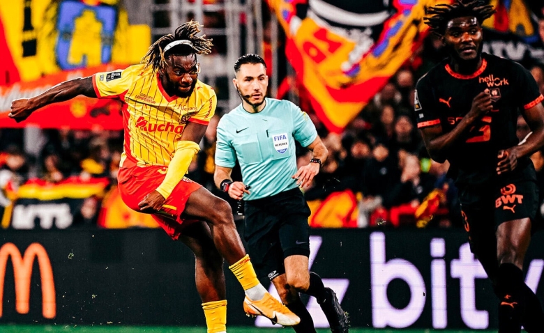 Illustration : "RC Lens : Coup dur pour Sage après la fête à Bollaert"