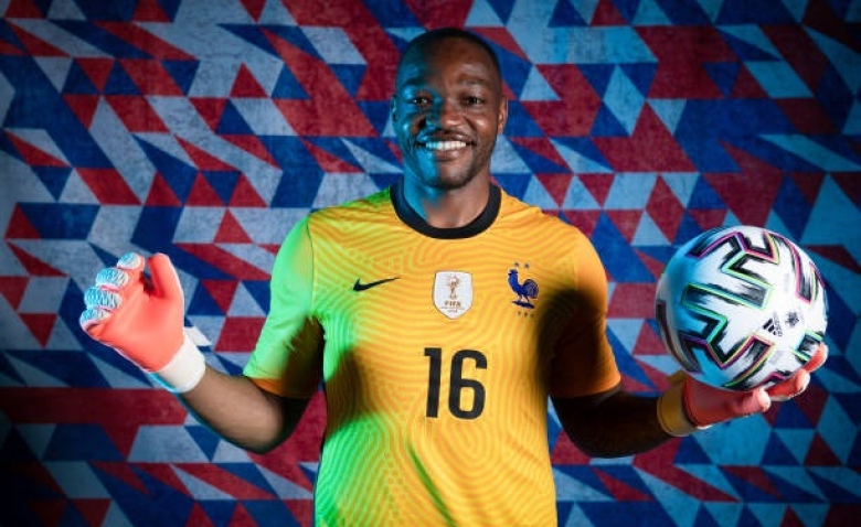 Illustration : "OM, Rennes : « Je suis chômeur, je n'aime rien de ma vie », Mandanda balance sur les coulisses de sa retraite"