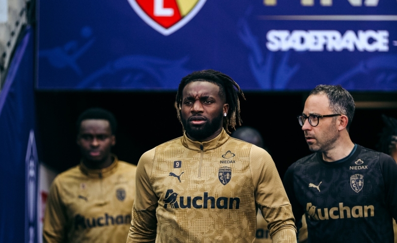 Illustration : "Mercato Lens : Le deuxième plus gros salaire du club sur le départ pour un projet surprise ?"