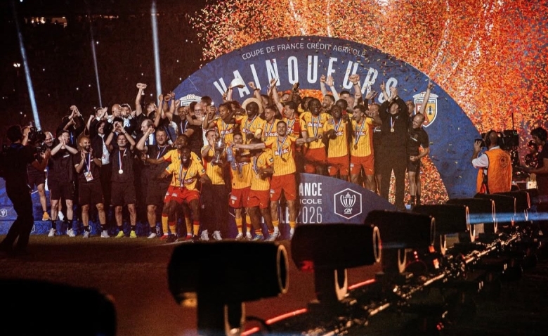 Illustration : "RC Lens : une saison historique conclue par une première Coupe de France !"