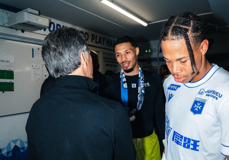 Illustration : AJ Auxerre : Le départ de Christophe Pélissier provoque la colère des supporters !