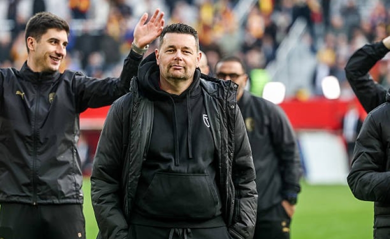 Illustration : "RC Lens : Pierre Sage confirme des contacts brûlants à l'étranger"