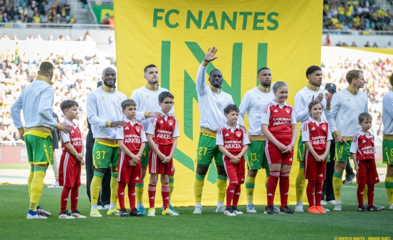 Illustration : "Mercato Nantes : Les Canaris bouclent la signature d'un défenseur d'avenir !"