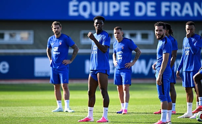 Illustration : "France - Côte d'Ivoire : Les compositions probables avec des surprises côté bleu"