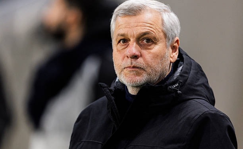 Illustration : "Mercato OM : Un premier retour surprise déjà officialisé pour Bruno Genesio !"