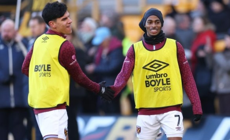 Illustration : "PSG Mercato : 130 millions pour deux joueurs de West Ham, Campos sort le chéquier !"