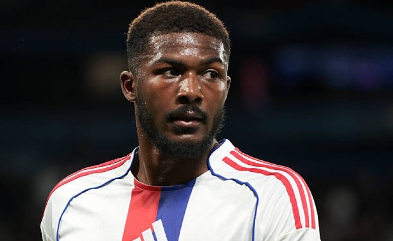 Illustration : "OL : Maitland-Niles vers Crystal Palace, Pierre Sage active une piste qu'il connaît bien !"