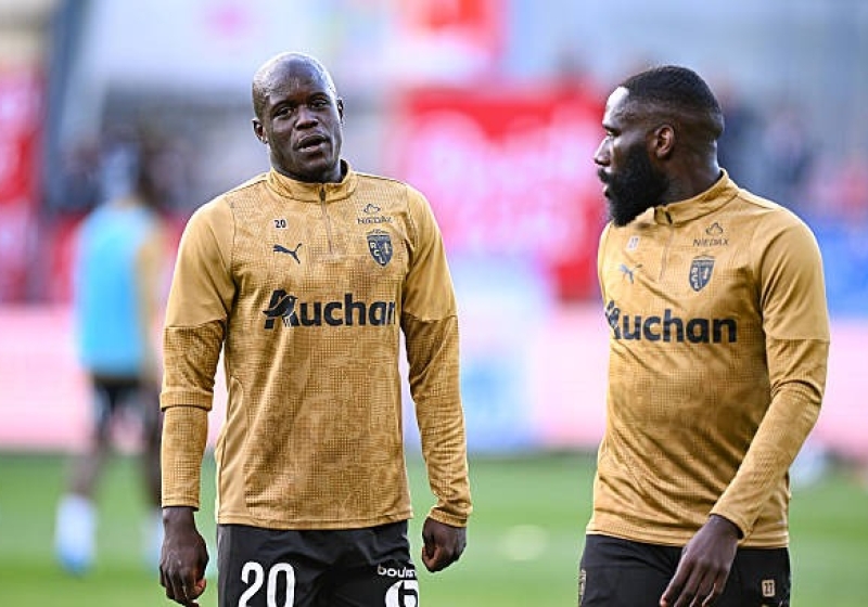 Illustration : Mercato Lens : Une offre de 10 M€ par an fait trembler l’avenir de Malang Sarr