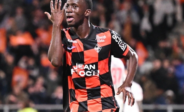 Illustration : "FC Lorient : Soumano va quitter le club, l'Angleterre déjà à l'affût !"