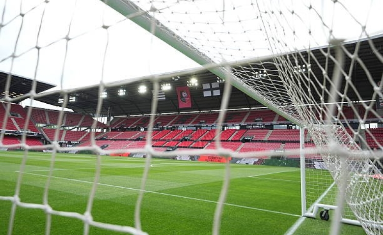 Illustration : "Mercato Rennes : Une offre de 3,8 M€ dégainée pour doubler un cador écossais !"