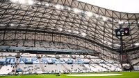 Illustration : "Mercato OM : Un taulier refuse une offre en or de Premier League pour rester à Marseille !"