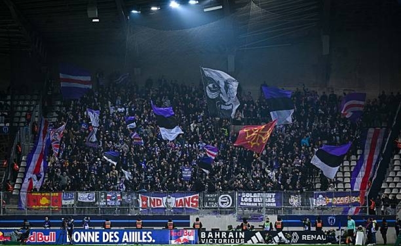 Illustration : "Mercato Toulouse : Une piste à plus de 2M€ activée en secret pour révolutionner le jeu des Violets !"