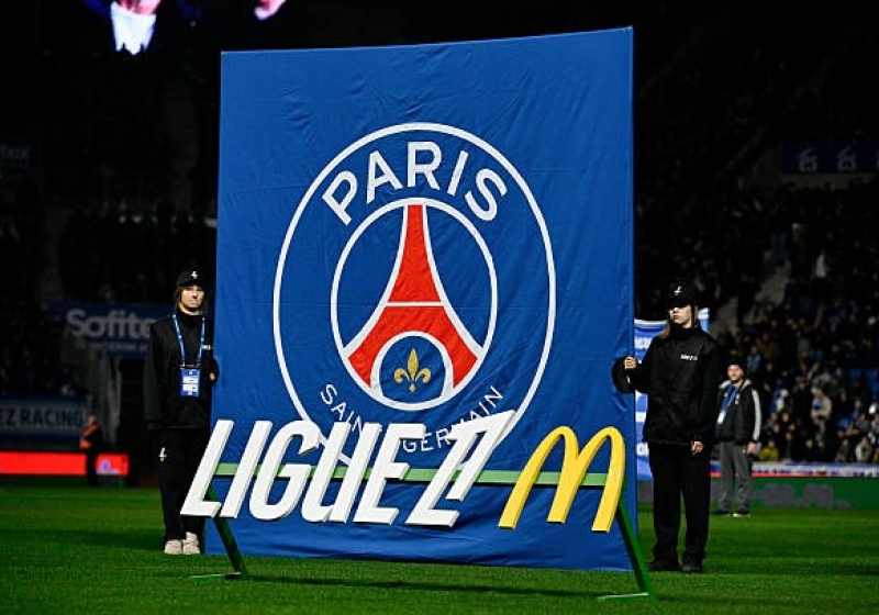 Illustration : Mercato PSG : Manchester United attaque un indésirable à salaire XXL, Paris valide !