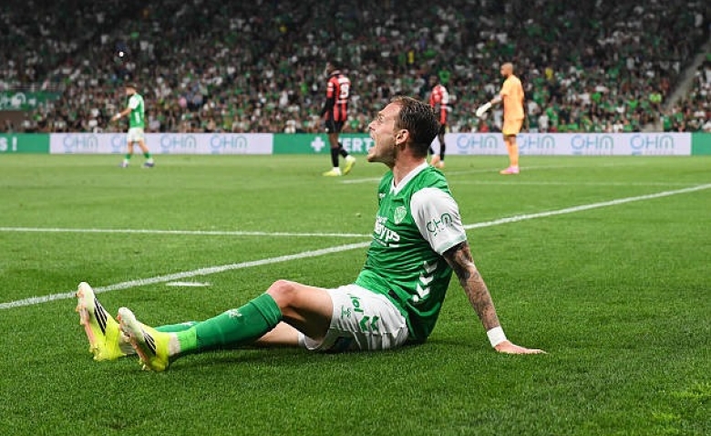 Illustration : "Mercato ASSE : Un indice vient confirmer le départ imminent d'Irvin Cardona"