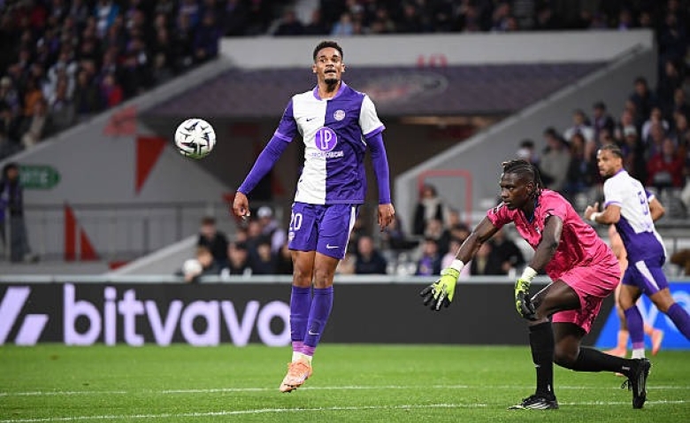 Illustration : "Mercato Toulouse : Le TFC fait sauter la banque et pulvérise son record de vente !"