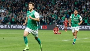 Illustration : Mercato ASSE : Un géant de Ligue des Champions dégaine une offre surprise pour Lucas Stassin !