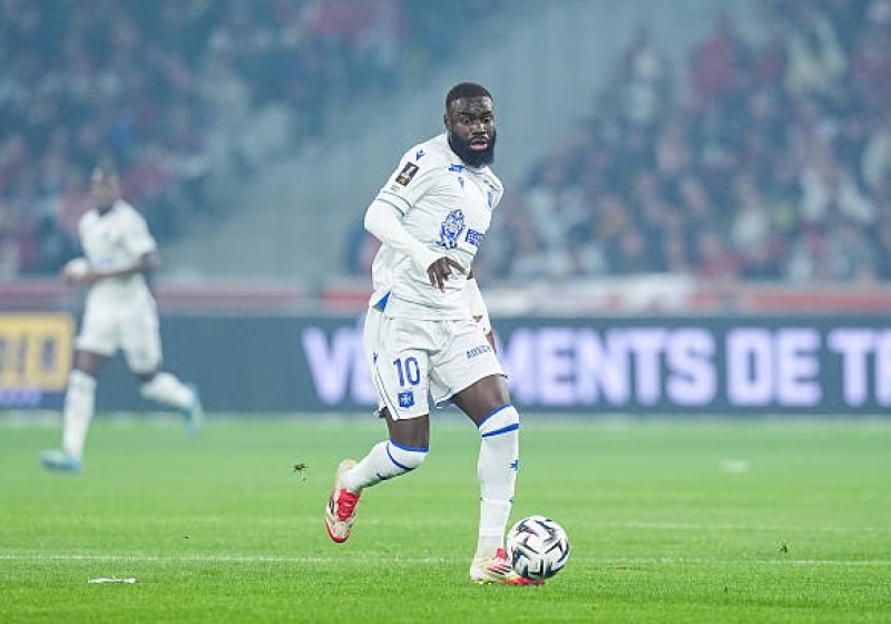 Illustration : Mercato : Rupture totale entre Lassine Sinayoko et Auxerre après une trahison présumée !