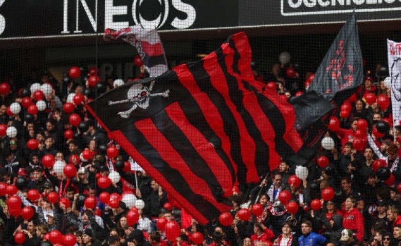 Illustration : "Mercato OGC Nice : Un indésirable payé 125 000€ par mois refuse de partir"