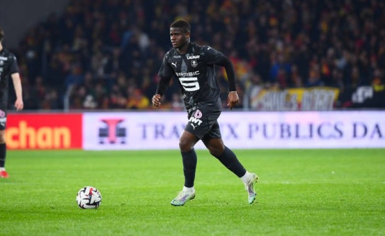 Illustration : "Mercato Rennes : Pourquoi le départ de Mikayil Faye vers Nuremberg est une catastrophe financière"