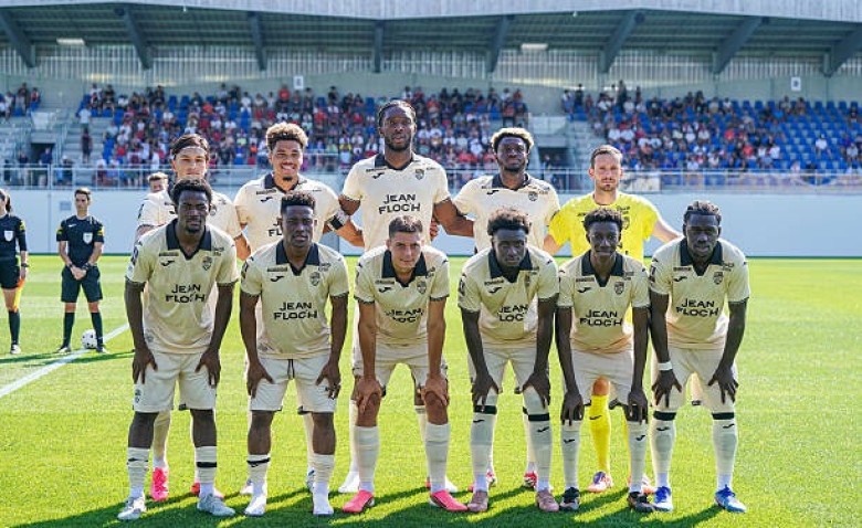 Illustration : "Mercato Lorient : Le RB Leipzig dégaine une première offre conséquente pour un crack des Merlus"