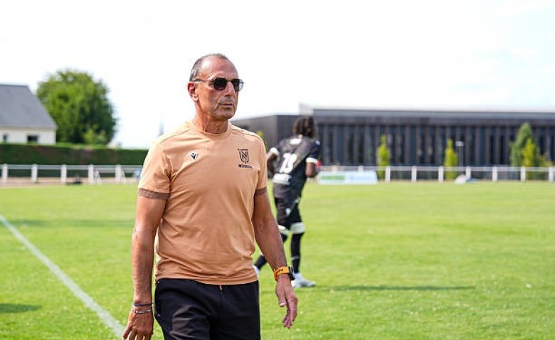 Illustration : "FC Nantes : Incompréhension totale chez les Canaris après un choix très fort de Michel Der Zakarian"