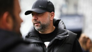Illustration : Girondins de Bordeaux : Les dessous surréalistes du communiqué choc sur Gérard Lopez