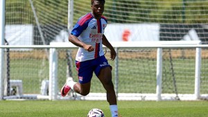 Illustration : Mercato OL : Volte-face pour Enzo Molébé, sa nouvelle destination surprise dévoilée !