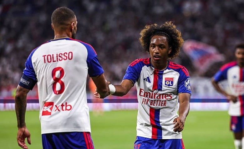 Illustration : "Mercato OL : Une folle rumeur à 400 000€ de salaire pour faire oublier Malick Fofana"