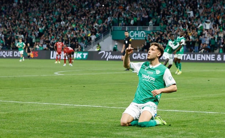 Illustration : "Mercato ASSE : Coup de théâtre pour Lucas Stassin qui a choisi sa destination !"