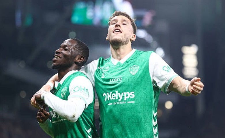 Illustration : "Mercato ASSE : Le plan secret de Saint-Étienne pour remplacer sa star belge !"