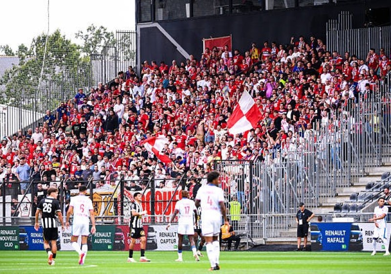 Illustration : LOSC : Une grosse valeur marchande placé à l'écart de l'effectif !