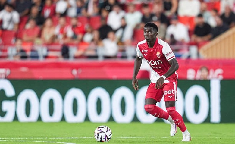 Illustration : "Mercato Monaco : Pourquoi Liverpool a snober Lamine Camara cet été ?"