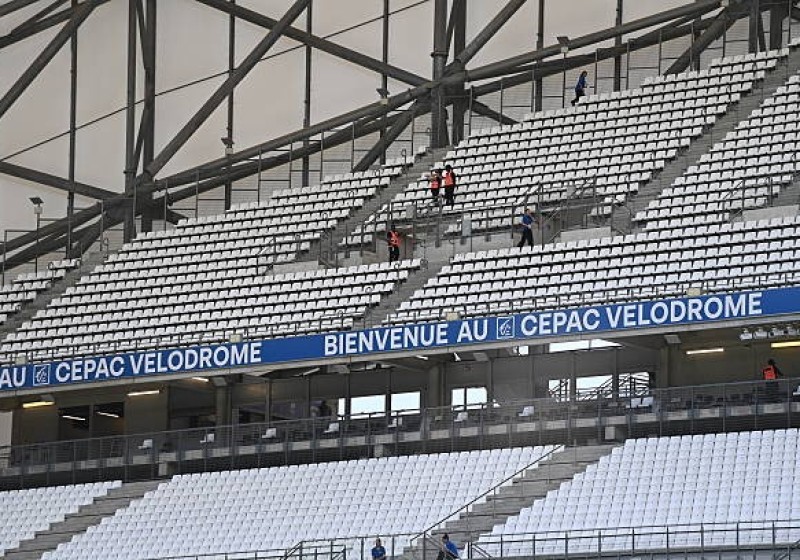 Illustration : OM : Un indésirable accepte de réduire son salaire !