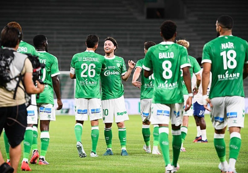 Illustration : Mercato ASSE : Un jeune talent sénégalais convainc Loïc Perrin et s'engage jusqu'en 2029 !