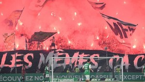 Illustration : ASSE : Les recrues sans voix devant la ferveur des supporters