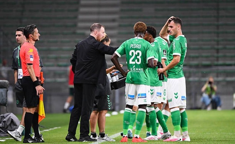 Illustration : "ASSE : Le grand coup de balai de Ian Cathro prépare ses premières victimes avant Metz !"