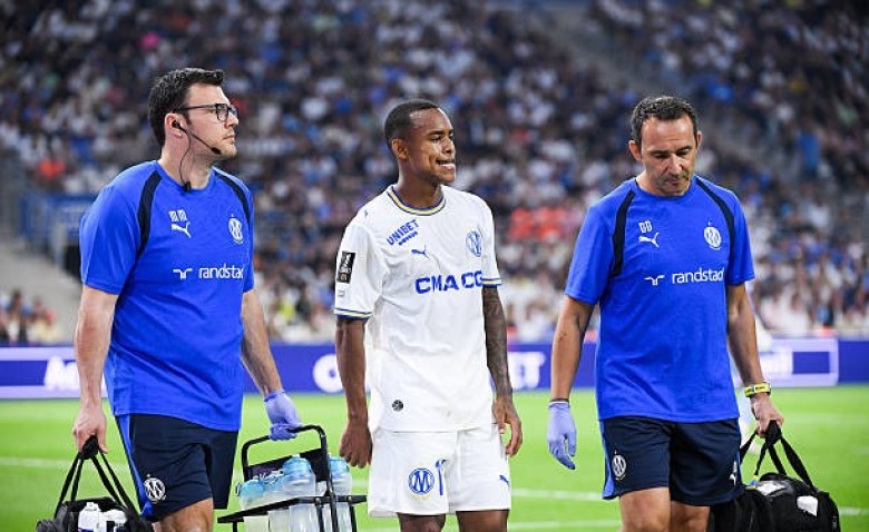 Illustration : "OM : Grosse inquiétude pour Igor Paixão touché au genou face au PSG"
