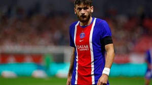 Illustration : PSG : « Ne discutez même pas avec les autres clubs », révélation de Kvaratskhelia sur sa signature