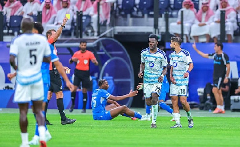 Illustration : "Ligue 1 : L'OM, l'OL et Nice s'intéressent au milieu malien Amadou Koné"