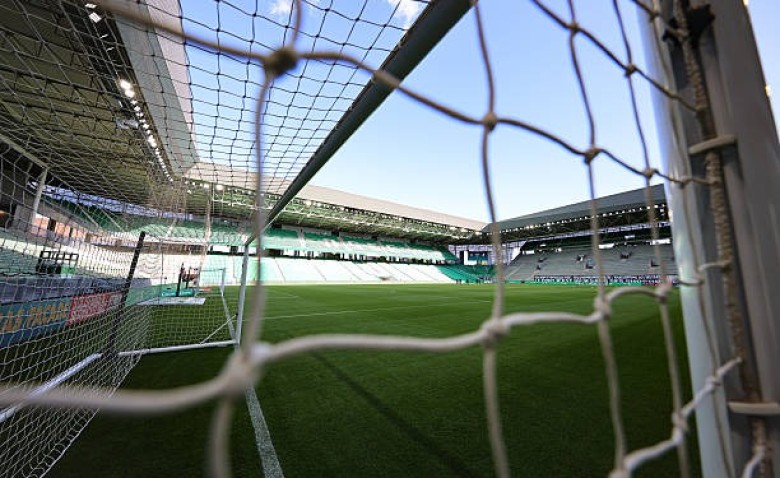 Illustration : "ASSE : Deux profils opposés pour un seul poste sous l'ère Ian Cathro"