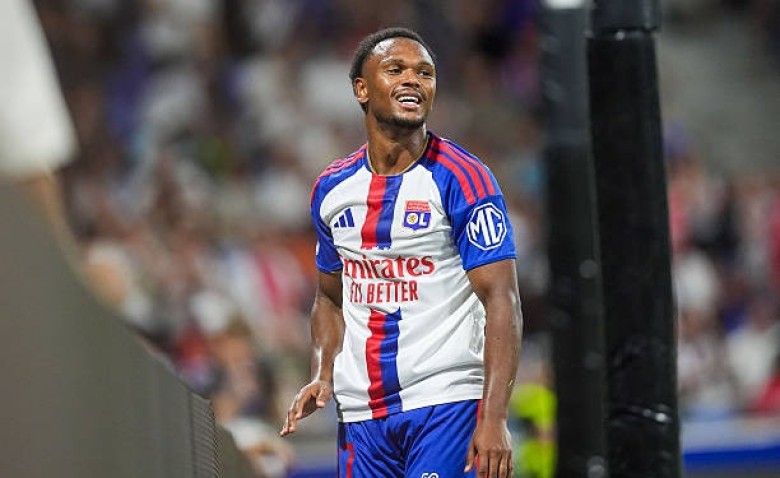 Illustration : "Mercato OL : Vers un transfert définitif de Loïs Openda en 2027 ?"