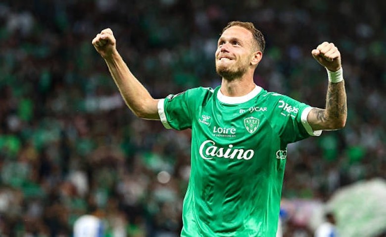 Illustration : "ASSE : Alerte fraîcheur pour Irvin Cardona après un enchaînement intense avec Malte"