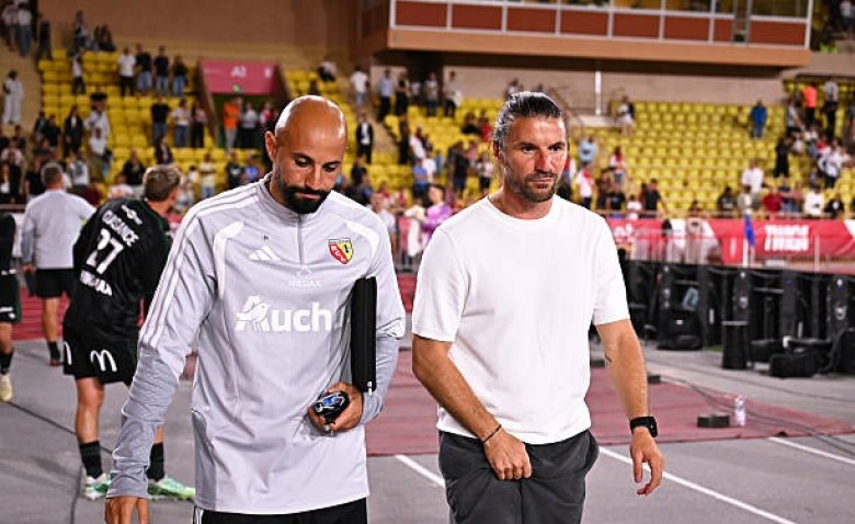 Illustration : "RC Lens : Yannick Cahuzac s'offre un renfort de poids dans son staff !"