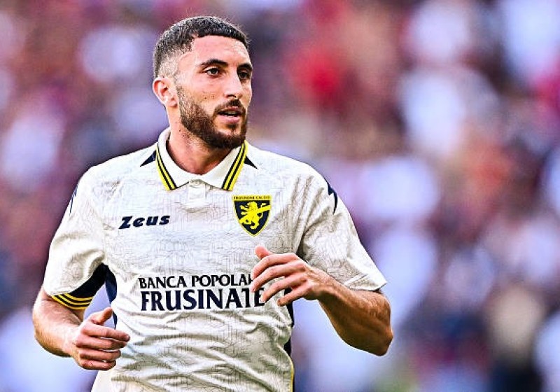 Illustration : Mercato Monaco : Frosinone réclamera au moins 15 millions d'euros pour Farès Ghedjemis