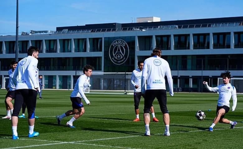 Illustration : "PSG - Le Mans : Deux forfaits médicaux s'ajoutent aux cadres mis au repos à Paris"