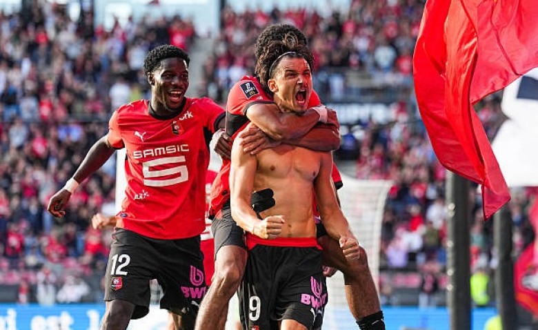 Illustration : "Mercato Rennes : La liste des prétendants d'Esteban Lepaul s'allonge considérablement"