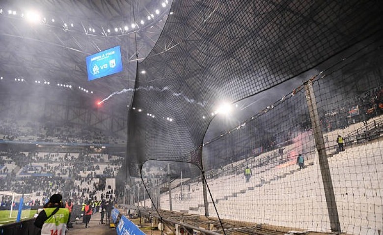 Illustration : "OM - Olympiakos : Une nuit de violences et de traques dans les hôtels marseillais"