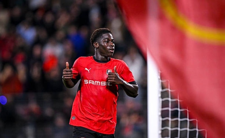 Illustration : "Mercato Rennes : L'Inter Milan et le FC Porto supervisent Mahamadou Nagida"