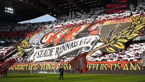Illustration : Mercato Rennes : La bataille invisible face au FC Barcelone pour un diamant brut