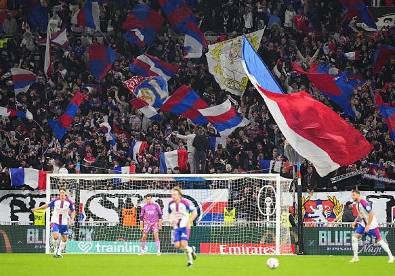 Illustration : OL - Crystal Palace : L'UEFA frappe fort contre l'OL après des chants contre l'ASSE